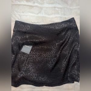 Forever 21 black print skirt